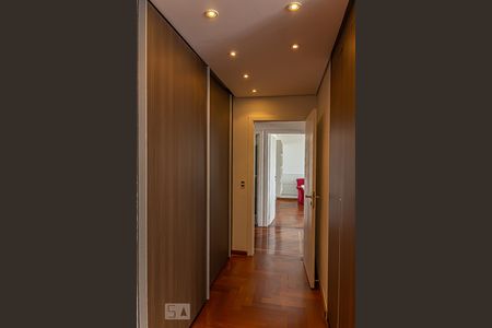 Apartamento à venda com 280m², 4 quartos e 2 vagasCloset - Suíte 2