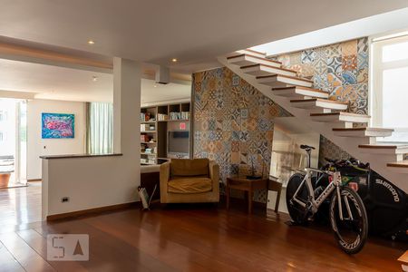 Apartamento à venda com 280m², 4 quartos e 2 vagasHall