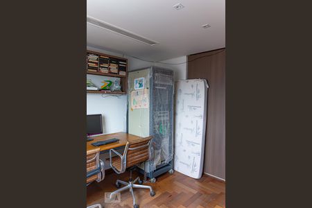 Apartamento à venda com 280m², 4 quartos e 2 vagasQuarto 