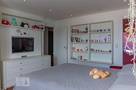 Apartamento à venda com 280m², 4 quartos e 2 vagasSuíte 1