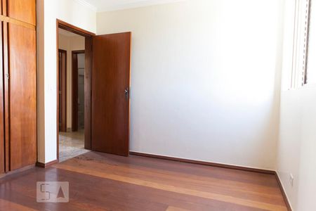 Quarto 1 de apartamento para alugar com 4 quartos, 275m² em Setor Central, Goiânia