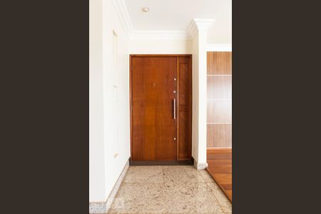 Porta de Entrada de apartamento para alugar com 4 quartos, 275m² em Setor Central, Goiânia