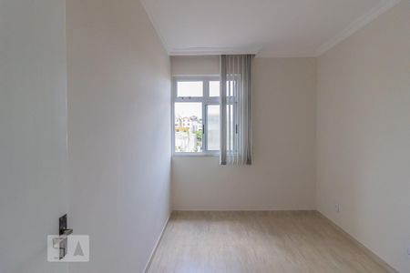 Quarto de apartamento à venda com 2 quartos, 72m² em João Pinheiro, Belo Horizonte
