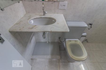 Banheiro de apartamento à venda com 2 quartos, 72m² em João Pinheiro, Belo Horizonte