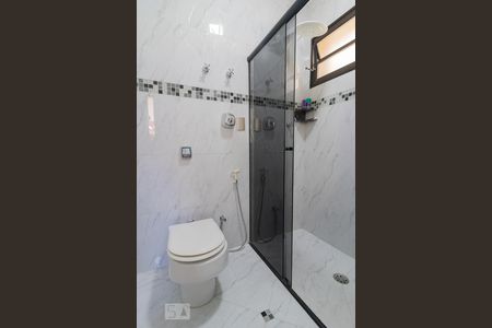 Casa à venda com 360m², 3 quartos e 5 vagasBanheiro da Suíte 1