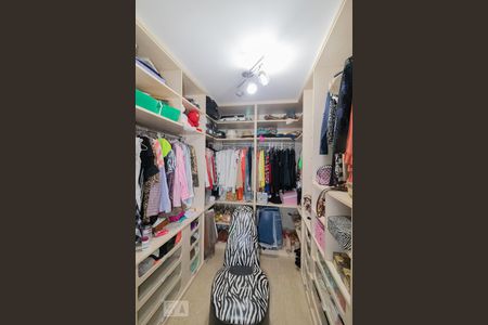 Casa à venda com 360m², 3 quartos e 5 vagasSuíte 2 - Closet