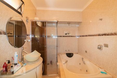 Casa à venda com 360m², 3 quartos e 5 vagasBanheiro da Suíte 2