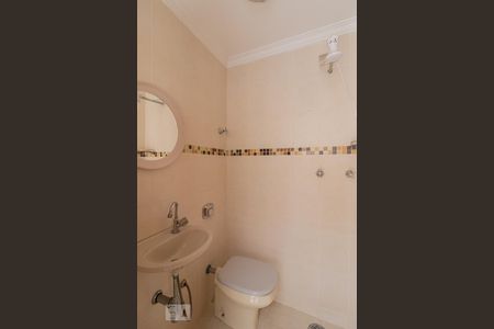 Casa à venda com 360m², 3 quartos e 5 vagasBanheiro de Serviço