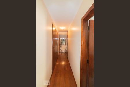 Casa à venda com 360m², 3 quartos e 5 vagasCorredor