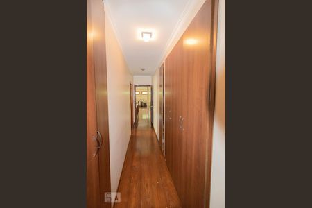 Casa à venda com 360m², 3 quartos e 5 vagasCorredor