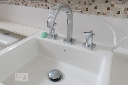 Apartamento à venda com 81m², 2 quartos e 2 vagas Apartamento à venda com 81m², 2 quartos e 2 vagasBanheiro da Suite