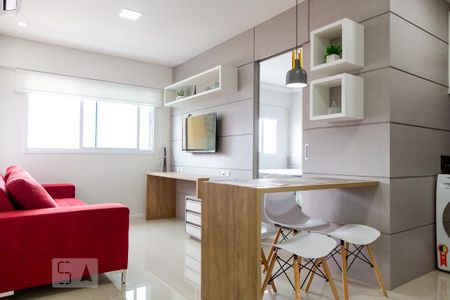 Sala de kitnet/studio para alugar com 1 quarto, 33m² em Centro, Curitiba
