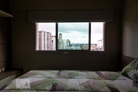 Quarto de kitnet/studio para alugar com 1 quarto, 33m² em Centro, Curitiba