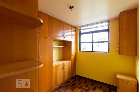 Quarto 2 de apartamento para alugar com 3 quartos, 62m² em Mercês, Curitiba