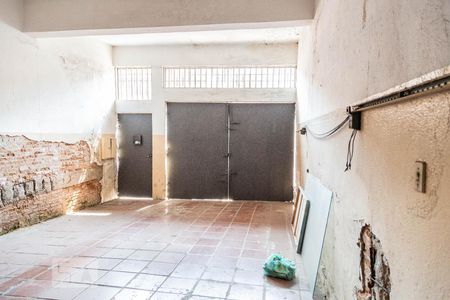Casa à venda com 500m², 4 quartos e 3 vagas Casa à venda com 500m², 4 quartos e 3 vagasCasa 2 - Garagem