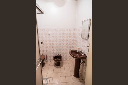 Casa à venda com 500m², 4 quartos e 3 vagas Casa à venda com 500m², 4 quartos e 3 vagasCasa 2 - Banheiro Suíte