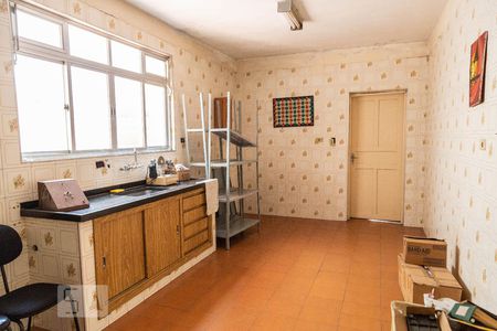 Casa à venda com 500m², 4 quartos e 3 vagas Casa à venda com 500m², 4 quartos e 3 vagasCasa 1 - Cozinha