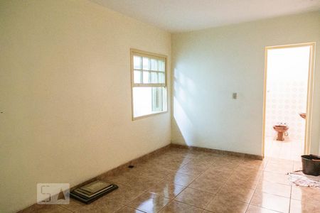 Casa à venda com 500m², 4 quartos e 3 vagas Casa à venda com 500m², 4 quartos e 3 vagasCasa 2 - Suíte