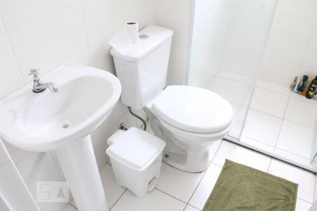 Banheiro de apartamento para alugar com 2 quartos, 55m² em Vila Nambi, Jundiaí