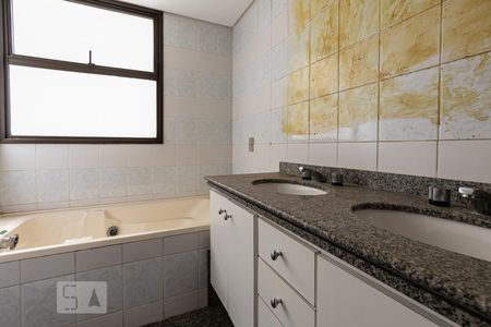 Apartamento à venda com 164m², 3 quartos e 3 vagasSuíte 1