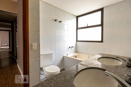 Apartamento à venda com 164m², 3 quartos e 3 vagasSuíte 1