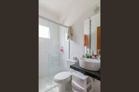 Banheiro de apartamento à venda com 2 quartos, 54m² em Parque das Nações, Santo André