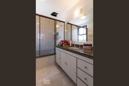 Apartamento à venda com 225m², 4 quartos e 3 vagasBanheiro Suíte 3