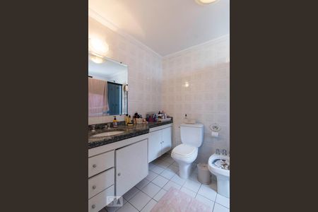 Apartamento à venda com 225m², 4 quartos e 3 vagasBanheiro Suíte 2