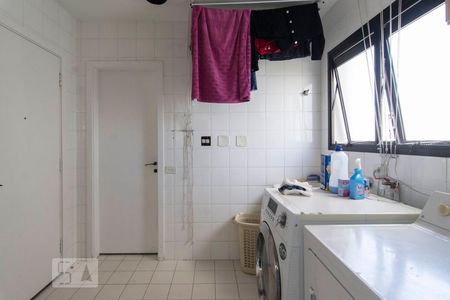 Apartamento à venda com 225m², 4 quartos e 3 vagasLavanderia