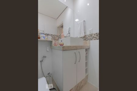 Banheiro de apartamento à venda com 2 quartos, 60m² em Cambuci, São Paulo