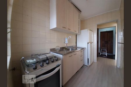 Cozinha de apartamento para alugar com 2 quartos, 70m² em Azenha, Porto Alegre