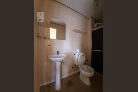 Banheiro de apartamento para alugar com 2 quartos, 70m² em Azenha, Porto Alegre