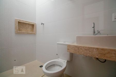 Banheiro de casa para alugar com 2 quartos, 117m² em Vila Lúcia, São Paulo