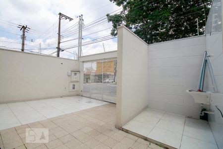 Casa para alugar com 117m², 2 quartos e 2 vagasÁrea de serviço e garagem