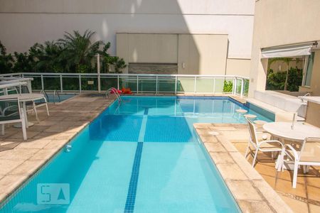 Apartamento à venda com 70m², 2 quartos e 1 vagaÁrea comum - Piscina