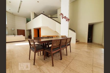 Apartamento à venda com 276m², 4 quartos e 4 vagasÁrea comum - Salão de festas