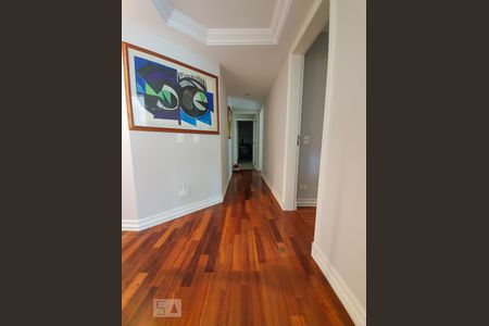 Apartamento à venda com 276m², 4 quartos e 4 vagasCorredor 