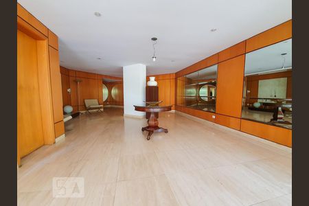 Apartamento à venda com 276m², 4 quartos e 4 vagasHall