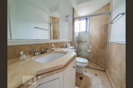 Apartamento à venda com 276m², 4 quartos e 4 vagasBanheito suíte 1