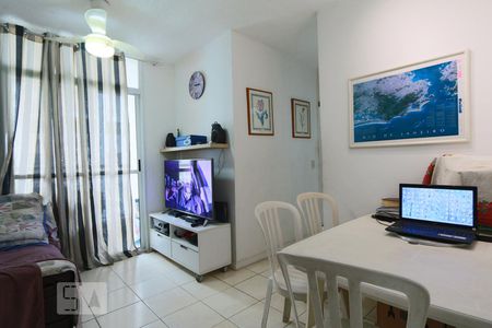 Sala de apartamento à venda com 2 quartos, 54m² em Anil, Rio de Janeiro
