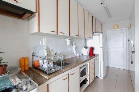 Apartamento à venda com 85m², 3 quartos e 2 vagasCozinha 