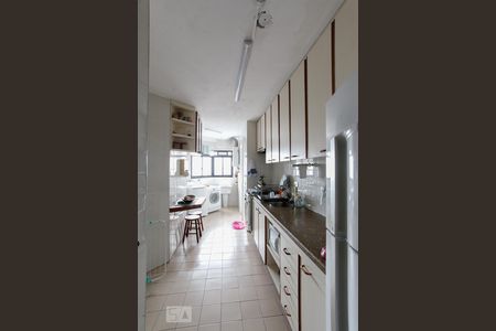 Apartamento à venda com 85m², 3 quartos e 2 vagasCozinha 