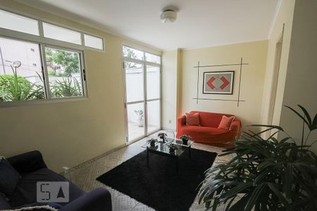 Studio para alugar com 40m², 1 quarto e 1 vaga Studio para alugar com 40m², 1 quarto e 1 vagaHall