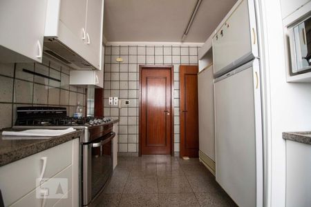 Apartamento para alugar com 300m², 4 quartos e 3 vagascozinha