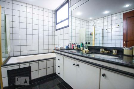 Apartamento para alugar com 300m², 4 quartos e 3 vagasbanheiro suite