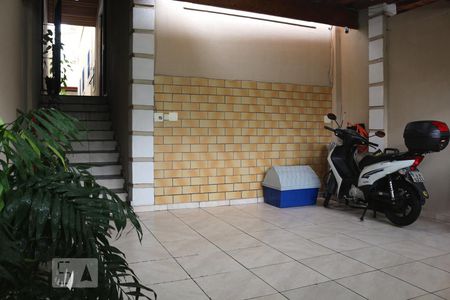 Garagem de casa à venda com 3 quartos, 135m² em Cupecê, São Paulo