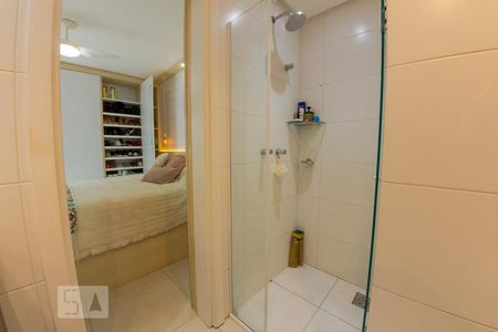 Banheiro de apartamento para alugar com 1 quarto, 78m² em Mont&#39; Serrat, Porto Alegre