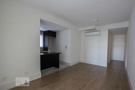 Sala de apartamento para alugar com 1 quarto, 51m² em Cambuí, Campinas