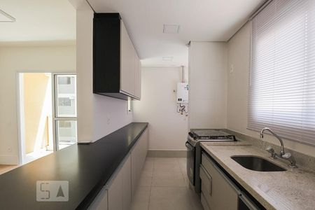 Cozinha de apartamento para alugar com 1 quarto, 51m² em Cambuí, Campinas