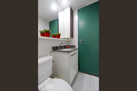 Apartamento à venda com 71m², 2 quartos e 1 vaga Apartamento à venda com 71m², 2 quartos e 1 vagaBanheiro
